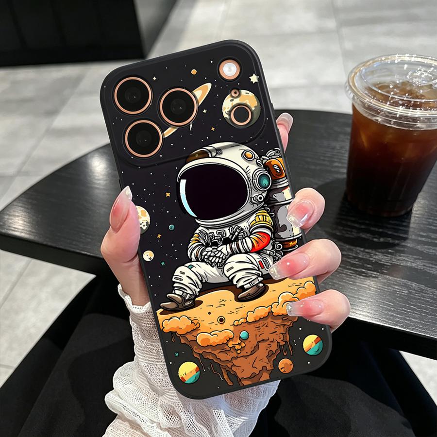 Tech Accessories Apple - جراب هاتف بتصميم كرتوني لرائد فضاء